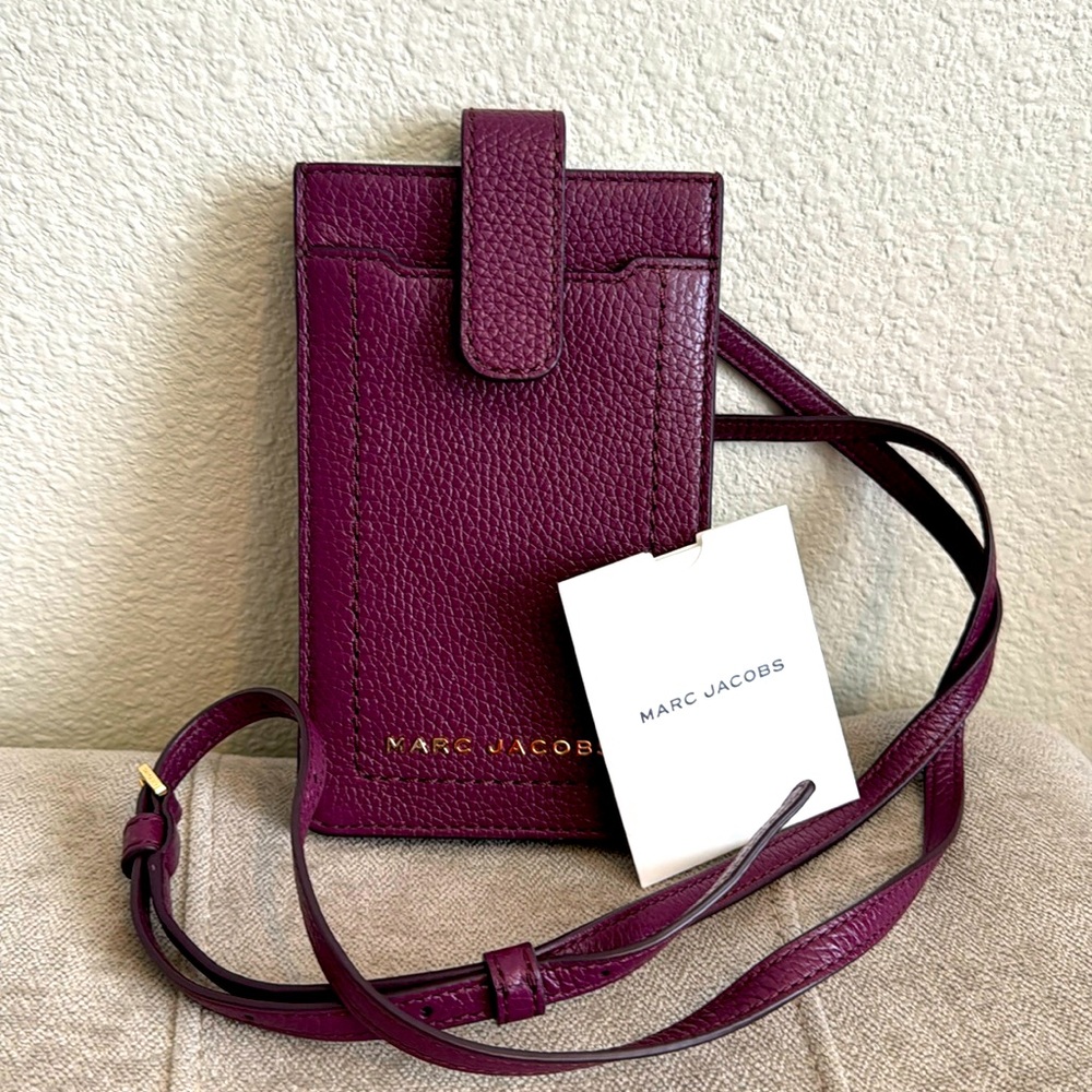 Marc Jacob’s phone crossbody